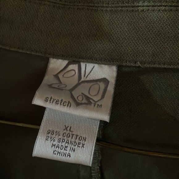 Vintage blazer. 3 buttons 2 pockets - Picture 2 of 2